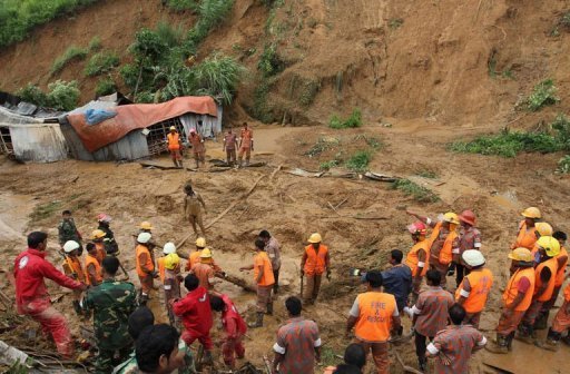 Deslizamentos de terra matam 91 em Bangladesh