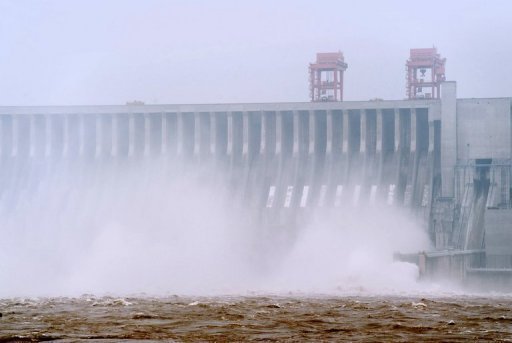 Represa chinesa das Três Gargantas alcança pleno rendimento