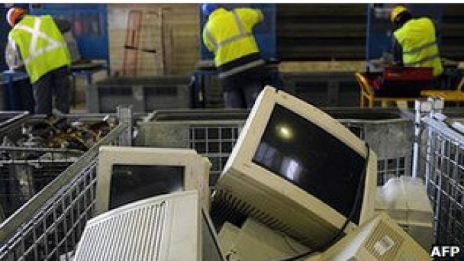 Eletrônicos não reciclados são fonte de ouro no lixo, diz Greenpeace