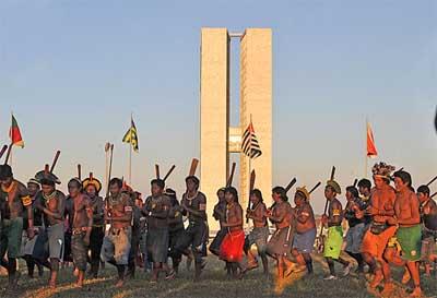 Política indigenista no Brasil: enfrentamento ou retrocesso?