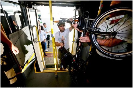 Ônibus com suportes para bicicletas vai funcionar em Florianópolis