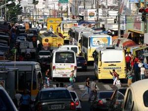 Mobilidade urbana: políticas incentivam uso do transporte individual.