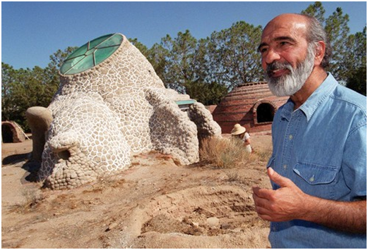 Nader Khalili – Arquiteto criador do superadobe