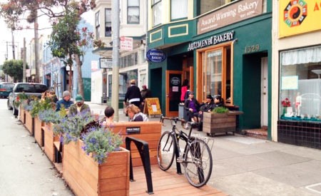 Primeiros parklets de Belo Horizonte começam a ser instalados