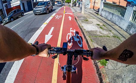 Paulistano que trocar ônibus ou carro por bicicleta poderá ser remunerado