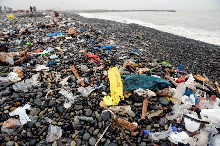 Estudo mostra que podemos estar ‘contaminados’ por microplásticos, assim como os oceanos