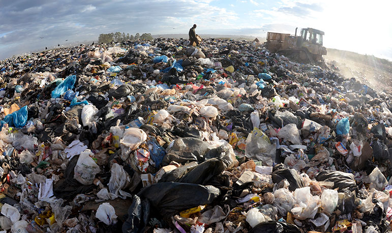 Governo anuncia crédito para eliminar lixões, mas Brasil está longe de erradicar o problema