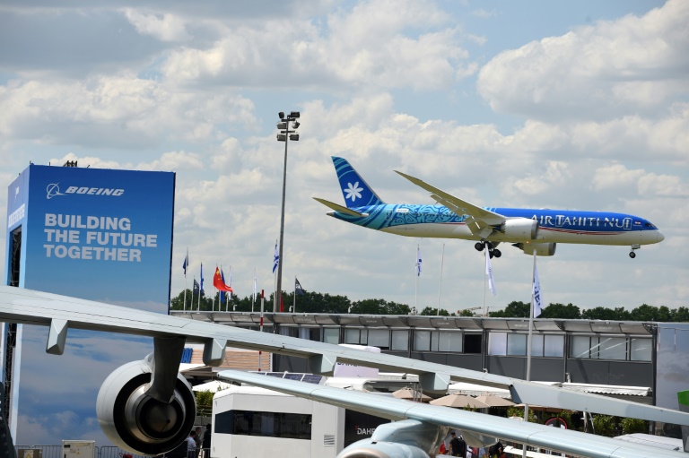 Indústria aeronáutica se compromete a desenvolver futuro avião 'limpo'