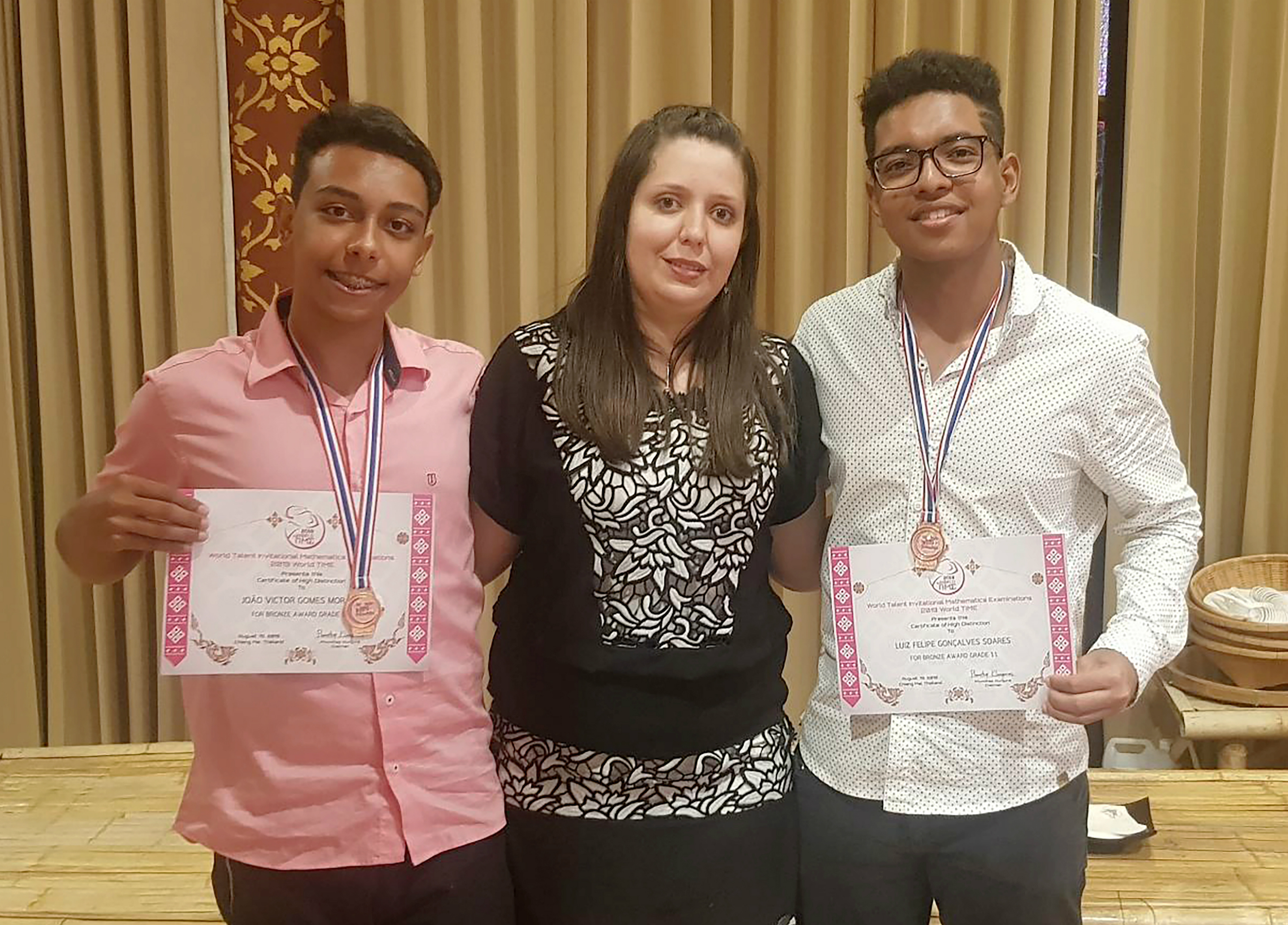 Alunos de BH conquistam medalha de bronze em Olimpíada Internacional de Matemática na Tailândia